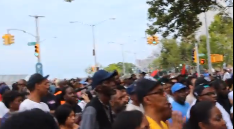Race Riot :Thousands Rally For Eric Garner In Front Of NY Police Precinct (Video)