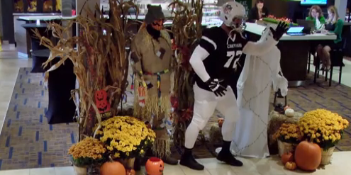 Epic Video Halloween Prank: Superbowl Great Matt Light Scares Marriott Hotel Customers As They Check In. 