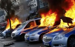 ** Alert**: Germany/Massive Riots Erupt Against The New World Order As Monetary System Implodes.