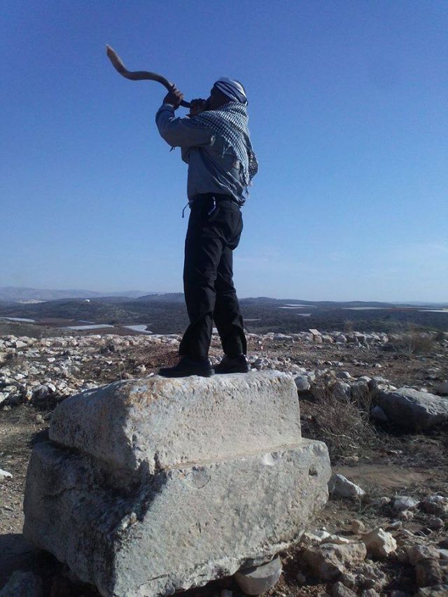 Blowing the Shofar in Zion
