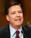 Imagen de archivo del director del FBI, James Comey, en Washington, sep 27, 2016. Altos asesores de la candidata demócrata a la Casa Blanca, Hillary Clinton, criticaron el sábado a Comey por iniciar una nueva controversia por una investigación de larga data sobre emails privados a menos de dos semanas de la elección presidencial. REUTERS/Gary Cameron