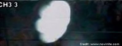 UFO Over Lom, Bulgaria (Edt 400 px) 11-25-12