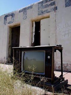 B4INREMOTE-aHR0cHM6Ly8xLmJwLmJsb2dzcG90LmNvbS8tMms2aWFmQmY5ZWMvVnVZVGdEMWpPS0kvQUFBQUFBQUJYOEUvU1k5VS1VVkFNakE3LWxKQklPRWZha3piWjkyem1UbE1RL3M0MDAvYWJhbmRvbmVkbW90ZWxnaWxhYmVuZFRWLmpwZw==