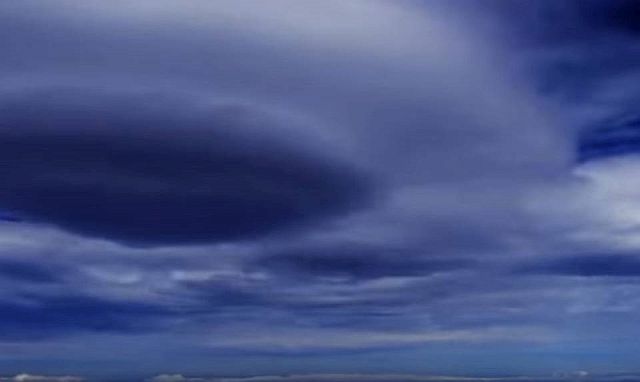 Crazy “Cool Cloud” Spins Like a Disc for Hours in the Sky! (Video)